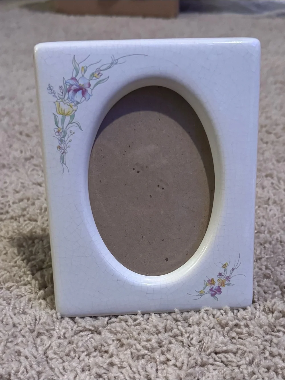 Vtg White Crackle Ceramic Photo Frame w/ Floral Corners, Freestanding 3.5x5